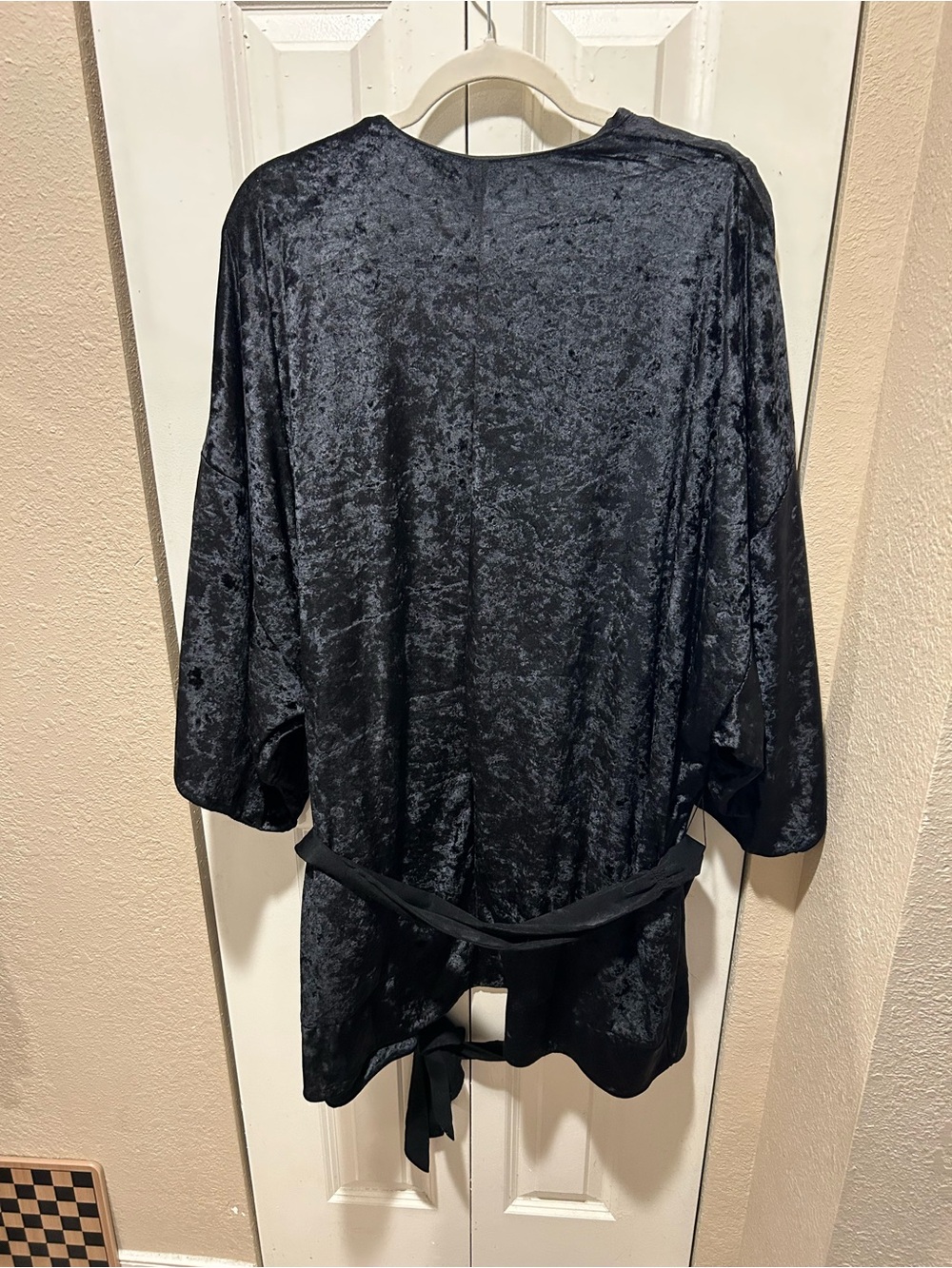 Free People Intimately Right About This Solid Black Velvet Kimono Robe,Large - Picture 5 of 8